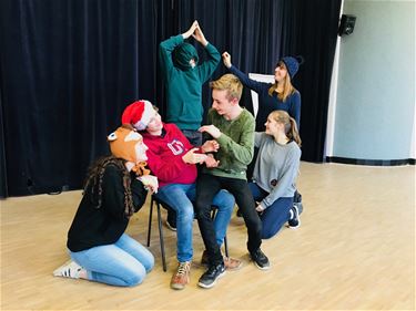 Jongeren leren theater maken - Beringen