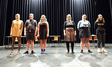 Jongeren theatergroep tonen knap acteertalent - Beringen