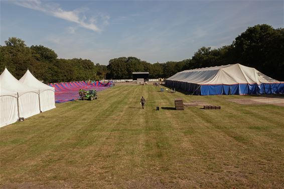 Kamp klaar voor 25ste Buitenbeenpop - Leopoldsburg