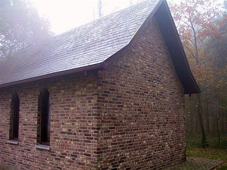Kapel zonder regenpijpen - Hamont-Achel