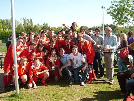 Kardinaalsbeker voor het college - Neerpelt