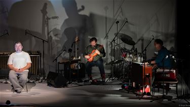 ‘KATTENETEN’ grijpt Zinnezaal bij de keel - Pelt