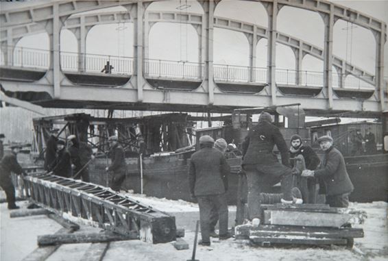 Kaulille , 25 jan '40, 7.30 u: krak deed de brug - Bocholt