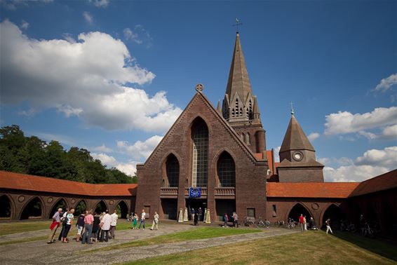 Kerk Beringen-Mijn zet deuren open - Beringen