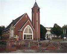 Kerk van Kattenbos staat te koop - Lommel