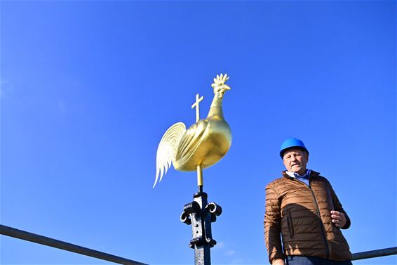 Kerkhaan met koker terug op de Paalse kerktoren - Beringen