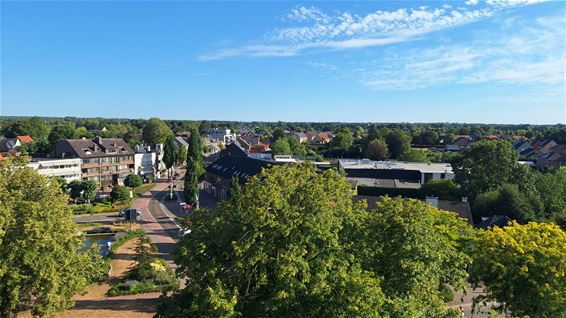Kerktoren van Achel weer klaar om te pronken - Hamont-Achel