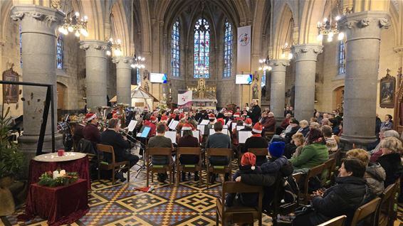 Kerstconcert warmt Kleine Brogel op - Peer
