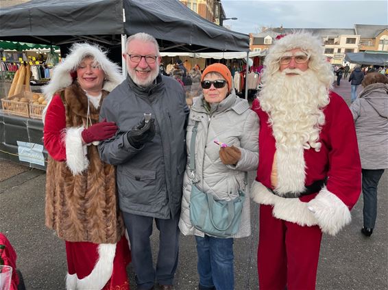 Kerstman bezoekt markt in Paal - Beringen
