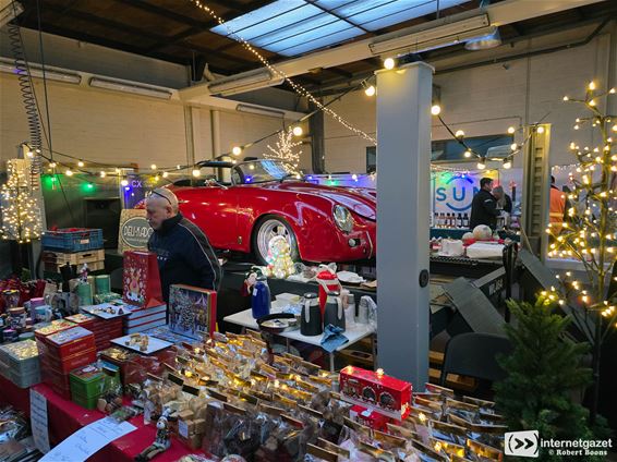 Kerstmarkt tussen de campers bij Depolim - Lommel