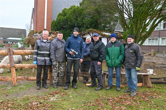 Kerststal van Raak Kattenbos straalt opnieuw - Lommel