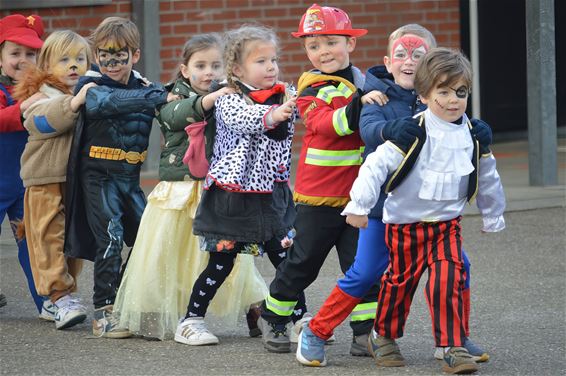 Kindercarnaval bij Basisschool Helibel-Herent - Pelt