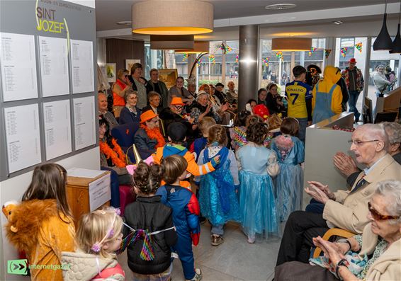 Kindercarnaval bij de Tassetschool - Pelt