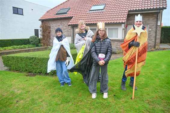 Kinderen BaLu zingen driekoningen - Lommel