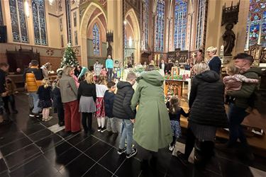 Kinderen vieren kerstmis - Lommel