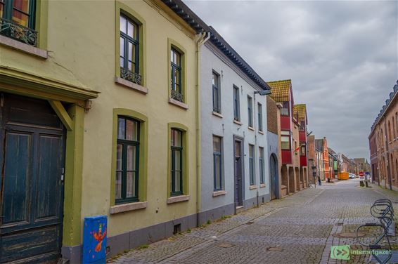 Kleurrijke gevels in de Nieuwstraat - Peer