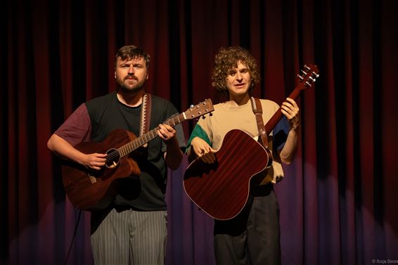 Pelt - Kleuters genieten van voorstelling “Botskop”