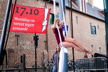 Knoop een laken en hang het aan je raam - Beringen & Leopoldsburg