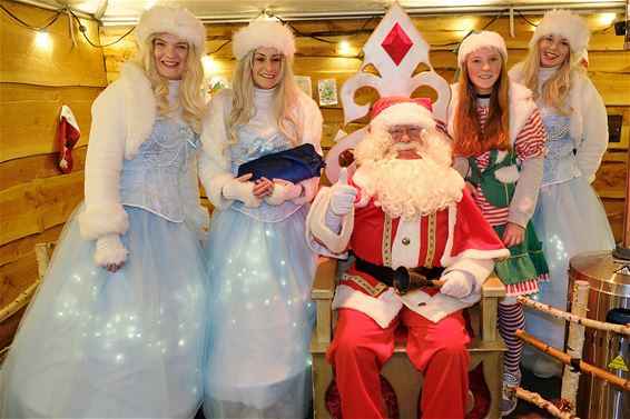 Koersel Kerst: nat maar vol sfeer en gezelligheid - Beringen