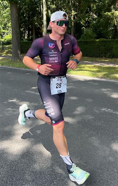 Lars loopt 15 rondjes ‘Ring rond Overpelt’ - Pelt