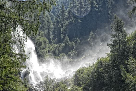 Lezer trotseert de Stuibenfall in Tirol - Bocholt