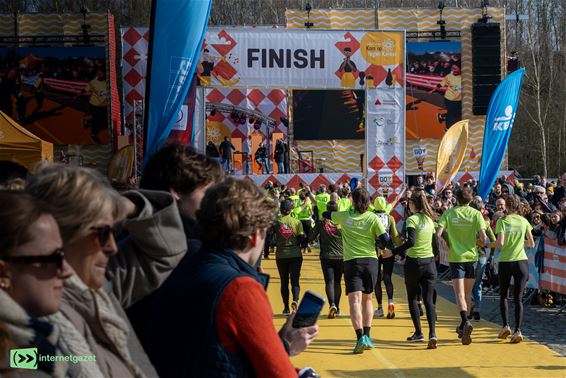 Bree - Limburgers lopen 100 km voor Kom op tegen Kanker