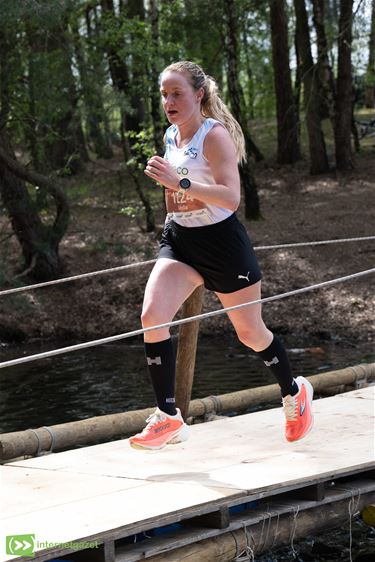 Linda Overstegen wint 10 km Sahara City Run