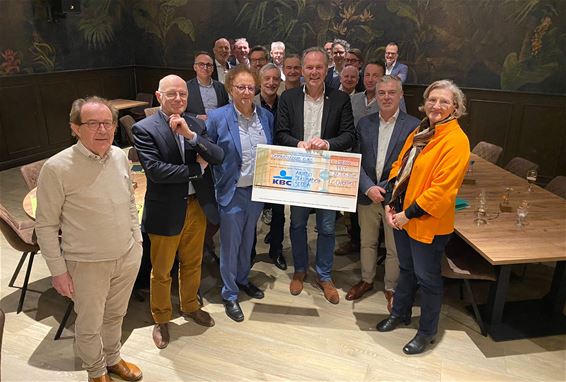 Lions Club schenkt 13.000 € voor het goede doel - Pelt