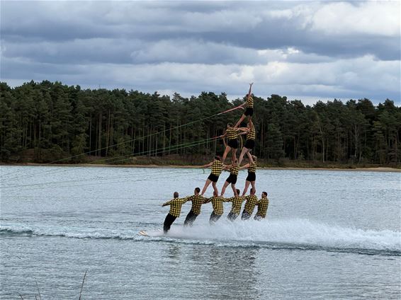Lommel Ski schittert op showhappening Gierle - Lommel