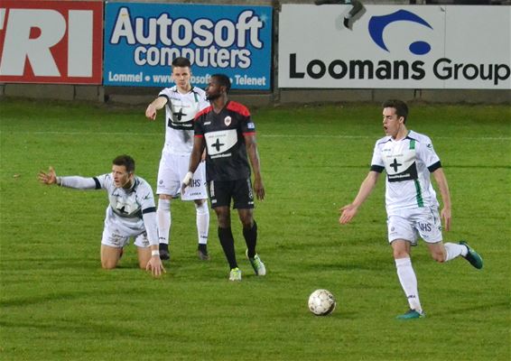 Lommel United met 2-4 de boot in tegen Antwerp - Lommel