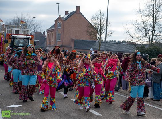 Lommelse carnavalisten tonen zich in Lille - Lommel