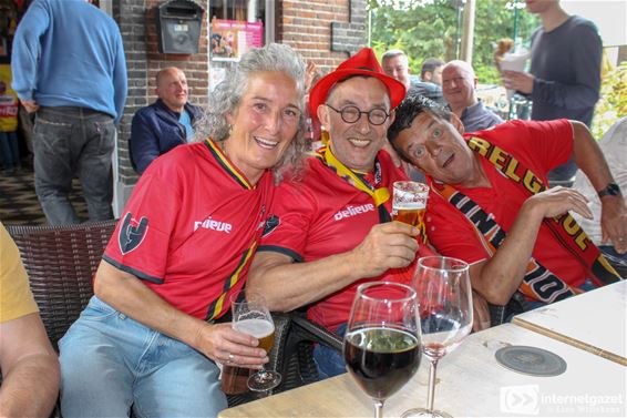 Lommelse supporters zien Rode Duivels verliezen - Lommel