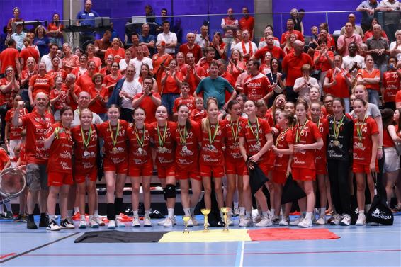 M14 Sporting Pelt Belgisch kampioen - Pelt