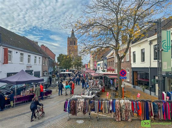 Maandag twee keer markt in Peer - Peer