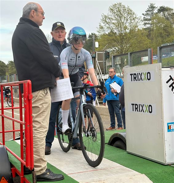 Lommel - Marie-Laure Defeyter verlengt provinciale titel