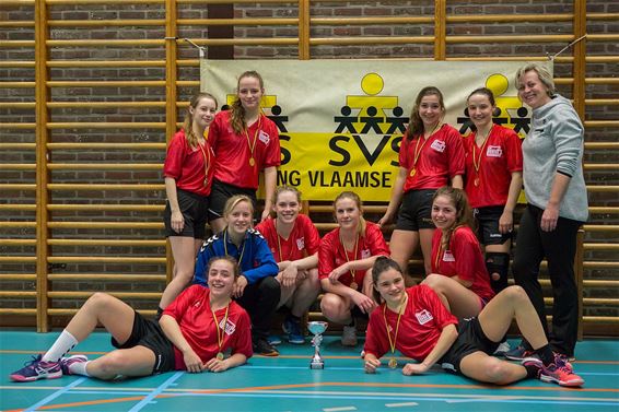 Mater Dei wint handbalkampioenschap SVS - Overpelt