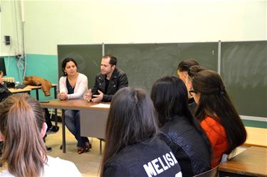 Meral Özcan getuigt in Spectrum College - Beringen