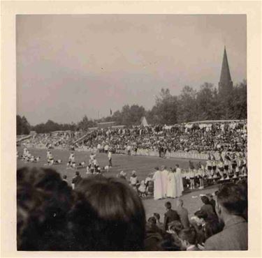 Mijnstadion wordt decor voor één groot schoolfeest - Beringen