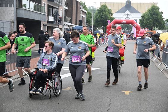 Mooi deelnemersveld stratenloop - Leopoldsburg