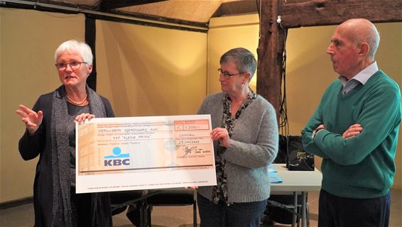 Mooie cheque voor Kinderkankerfonds 'Kleine Prins' - Lommel