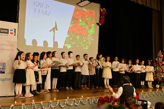 Moslims en christenen vieren samen kerst - Beringen