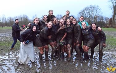 Murphy's dames winnen in modderig Mechelen - Lommel