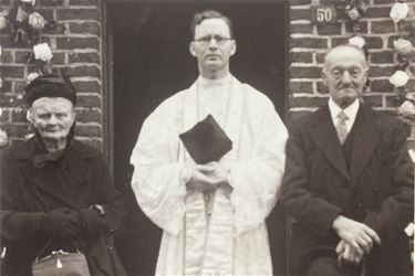 Na het verzet kapelaan in Lommel-Kolonie - Lommel