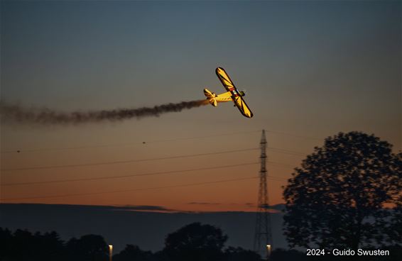 Nachtelijke airshow op Hennemeeuwis - Pelt