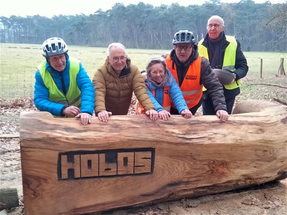 NEOS-fietsers trotseren regen - Hamont-Achel