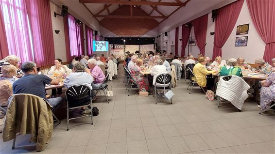 Neos Lommel sluit werkjaar feestelijk af - Lommel