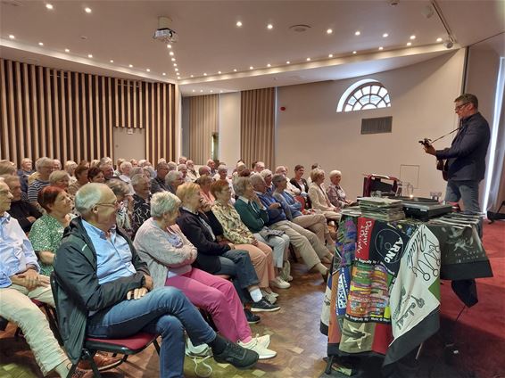 Neos opent seizoen met een knaller: Piv Huvluv - Lommel