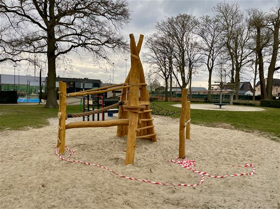 Nieuw speeltuig in park van Paal - Beringen