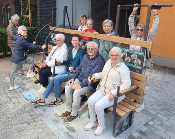 Nieuwe beweegbank houdt Pelt in beweging - Pelt