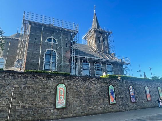 Beringen - Renovatie dakgoten voor kerk van Beverlo